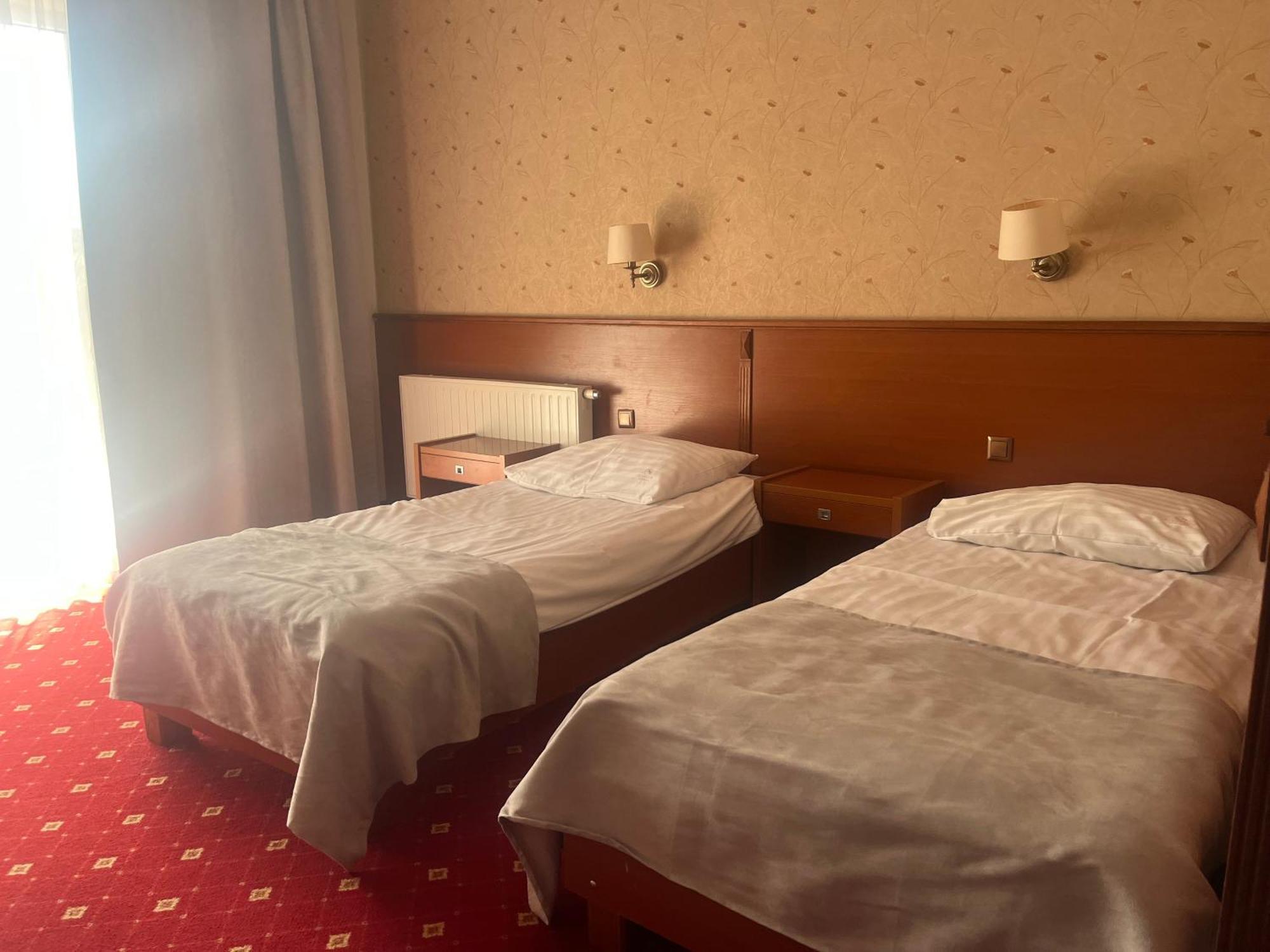 Hotel Albatros Serwy Luaran gambar