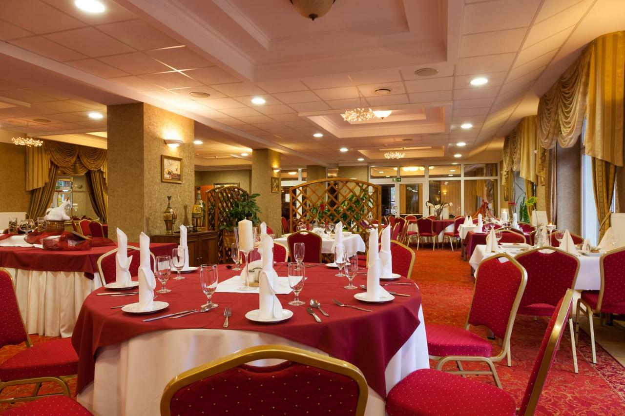 Hotel Albatros Serwy Luaran gambar